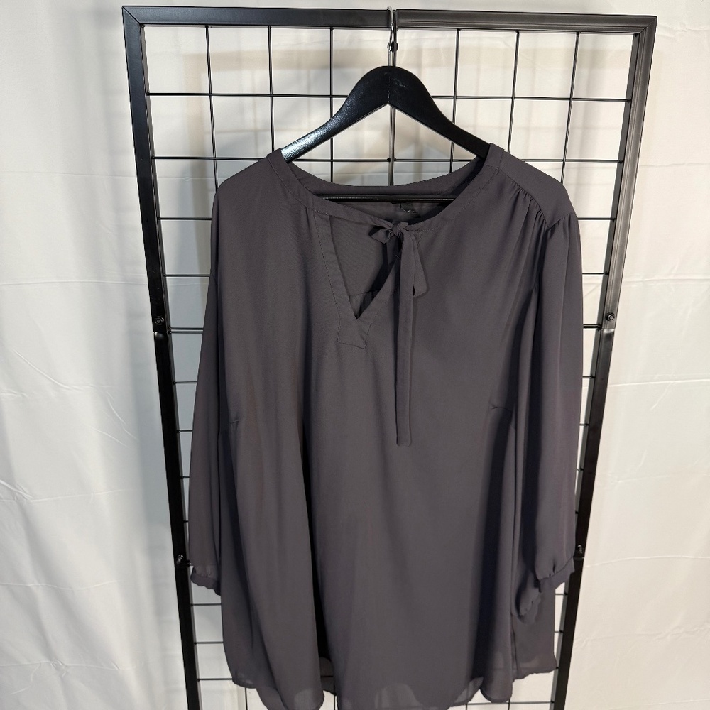 Torrid 6X Tie Neck Blouse in Dark Gray